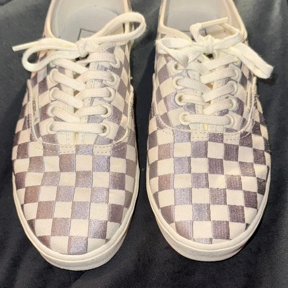 Vans Sneakers Men’s 6.5 Women’s Size 8 Silver & White Checker board Checkered GU - Picture 2 of 13